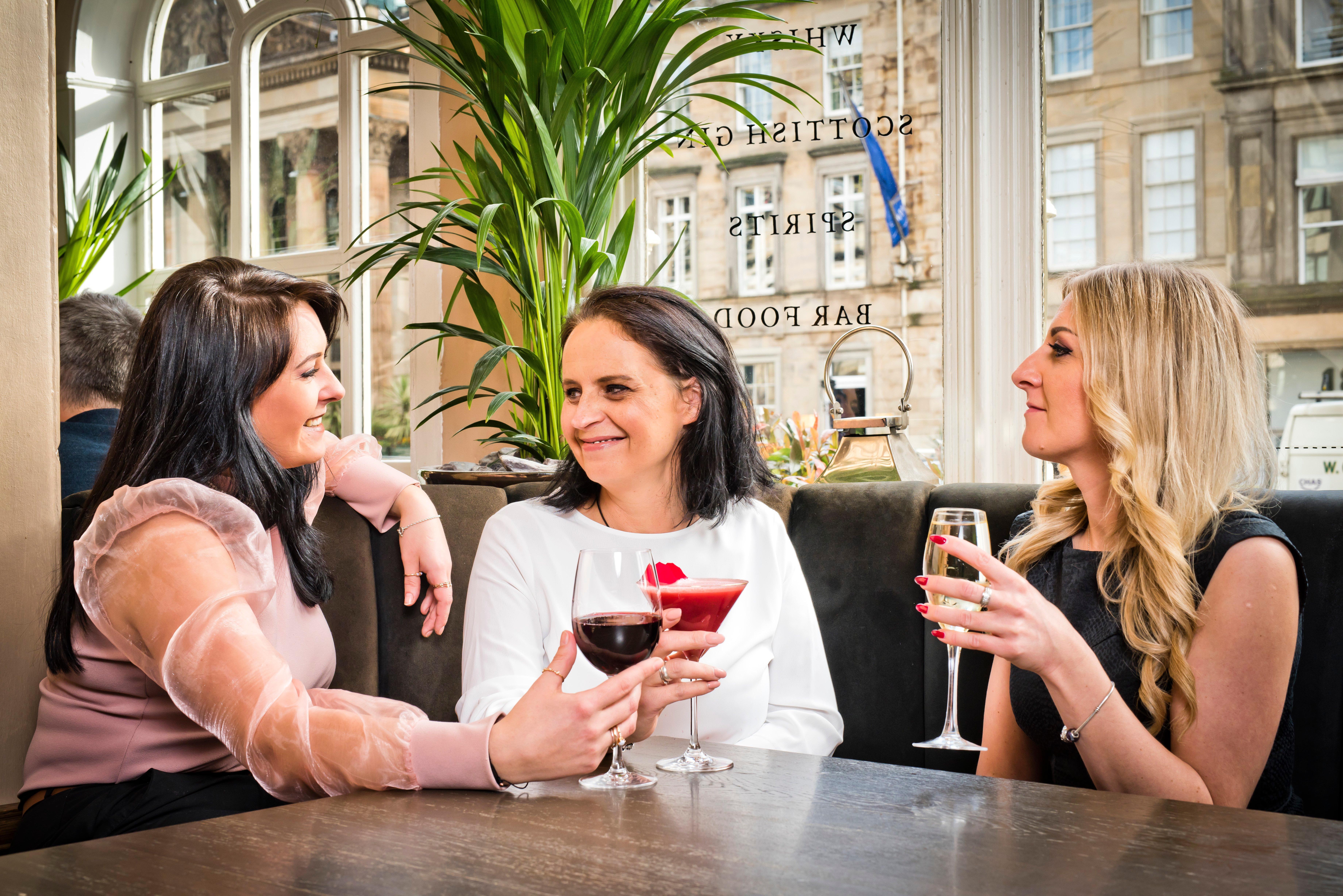 Intercontinental Edinburgh The George By Ihg Hotel Luaran gambar The 2019 hosts: (left to right) Victoria Swarovski, Mareile Höppner and Mareile Höppner